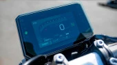 Protector de vidrio templado Pixsel en el velocímetro de la moto YAMAHA MT-07 2025 - 7.9“