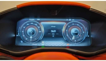 Protector de vidrio templado Pixsel en el panel de instrumentos ASTON MARTIN DBX707 - 13.3“ 2025 -