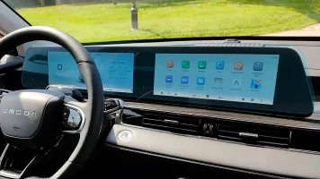 Protector de vidrio templado Pixsel en el panel de instrumentos OMODA 5 - 33.2“ 2024 -