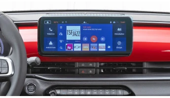 Protector de vidrio templado Pixsel en el monitor FIAT 600 - 11.7“ 2024 -