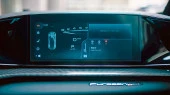 Protector de vidrio templado Pixsel en el monitor FERRARI PUROSANGUE - 11.9“ 2023 -