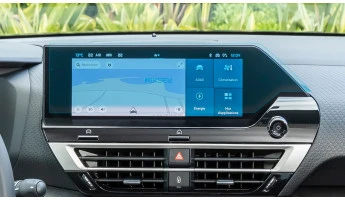 Protector de vidrio templado Pixsel en el monitor CITROEN C4 - 15.3“ 2025 -