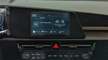 Protector de vidrio templado Pixsel en el monitor KIA NIRO - 8.9“ 2022 -