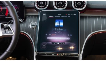 Protector de vidrio templado Pixsel en el monitor MERCEDES BENZ C-CLASS - 13.5“ 2021 -