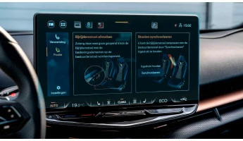 Protector de vidrio templado Pixsel en el monitor CUPRA TAVASCAN - 16“ 2024 -