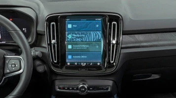 Protector de vidrio templado Pixsel en el monitor VOLVO C40 - 8.9“ 2021 - 2024