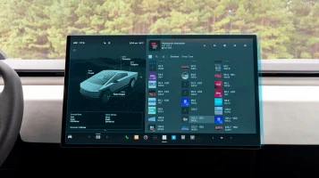 Protector de vidrio templado Pixsel en el monitor TESLA CYBERTRUCK - 19.3“ 2024 -