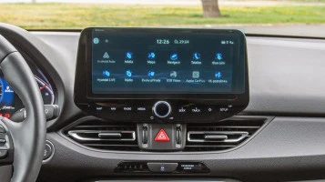 Protector de vidrio templado Pixsel en el monitor HYUNDAI i30 - 10.9“ 2020 -