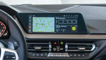 Protector de vidrio templado Pixsel en el monitor BMW 1 / M1 - 14.5“ 2019 - 2024 (F40)