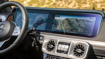 Protector de vidrio templado Pixsel en el panel de instrumentos MERCEDES BENZ G-CLASS - 28.5“ 2019 - 2024