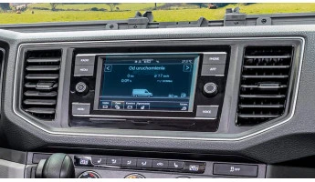 Protector de vidrio templado Pixsel en el monitor MAN TGE - 6.5“ 2017 - 2023