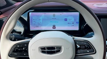 Protector de vidrio templado Pixsel en el panel de instrumentos GEELY MONJARO - 12.1“ 2023 -