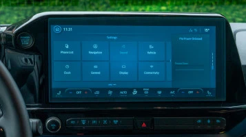 Protector de vidrio templado Pixsel en el monitor FORD TOURNEO / TRANSIT CUSTOM - 14.3“ 2023 -