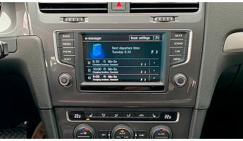 Protector de vidrio templado Pixsel en el monitor VOLKSWAGEN E-GOLF - 6.5“ 2014 - 2016