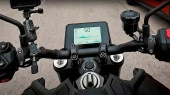 Protector de vidrio templado Pixsel en el velocímetro de la moto YAMAHA MT-09 Y-AMT 2024 - 7.9“