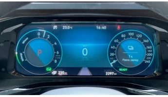 Protector de vidrio templado Pixsel en el panel de instrumentos VOLKSWAGEN MULTIVAN T7 - 10“ 2021 -