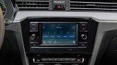 Protector de vidrio templado Pixsel en el monitor VOLKSWAGEN PASSAT - 6.5“ 2019 - 2022 (B8)