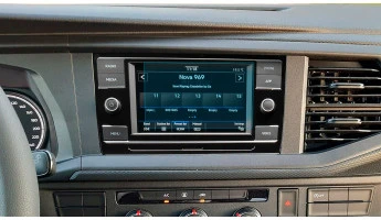 Protector de vidrio templado Pixsel en el monitor VOLKSWAGEN TRANSPORTER - 6.5“ 2021 - 2024