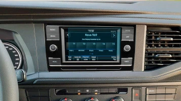 Protector de vidrio templado Pixsel en el monitor VOLKSWAGEN TRANSPORTER - 6.5“ 2021 - 2024