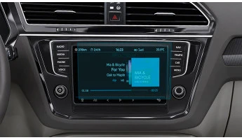 Protector de vidrio templado Pixsel en el monitor VOLKSWAGEN TIGUAN - 8“ 2021 - 2023