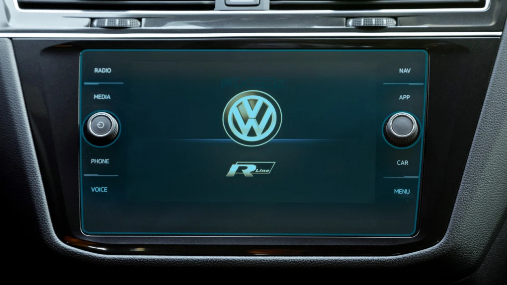 Protector de vidrio templado Pixsel en el monitor VOLKSWAGEN TIGUAN - 10.9“ 2021 - 2023
