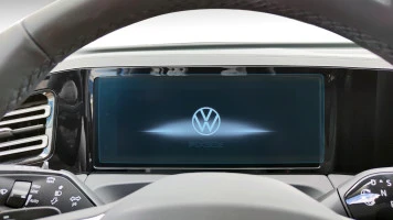 Protector de vidrio templado Pixsel en el panel de instrumentos VOLKSWAGEN TIGUAN - 13“ 2024 -