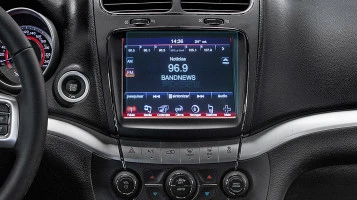 Protector de vidrio templado Pixsel en el monitor DODGE JOURNEY - 8.2“ 2010 - 2020