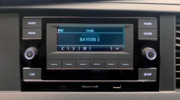 Protector de vidrio templado Pixsel en el monitor VOLKSWAGEN TRANSPORTER - 4.6“ 2021 - 2024