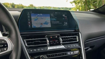 Protector de vidrio templado Pixsel en el monitor BMW 8 / M8 - 14.5“ 2018 - (G14, G15, G16 / F91, F92, F93)