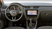 Protector de vidrio templado Pixsel en el monitor SKODA OCTAVIA - 12.1“ 2017 - 2020