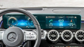 Protector de vidrio templado Pixsel en el panel de instrumentos MERCEDES BENZ EQB - 24.7“ 2021 - 2023