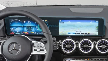 Защитное стекло Pixsel на приборную панель MERCEDES BENZ EQA - 24.7“ 2021 -