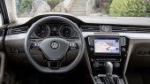 Protector de vidrio templado Pixsel en el monitor VOLKSWAGEN PASSAT - 8“ 2015 - 2019 (B8)