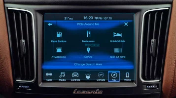 Protector de vidrio templado Pixsel en el monitor MASERATI LEVANTE - 8.2“ 2016 - 2020