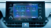 Protector de vidrio templado Pixsel en el monitor TOYOTA RAV4 - 8“ 2021 - 2022
