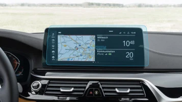 Protector de vidrio templado Pixsel en el monitor BMW 5 / M5 - 14.7“ 2020 - 2023 (G30, G31, G38, F90)