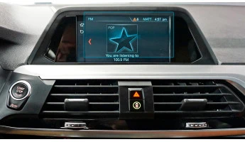 Protector de vidrio templado Pixsel en el monitor BMW X3 - 6.5“ 2018 - 2021 (G01)