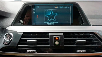 Protector de vidrio templado Pixsel en el monitor BMW X3 - 6.5“ 2018 - 2021 (G01)