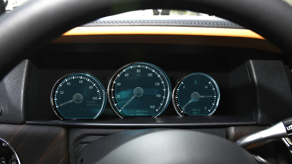 Protector de vidrio templado Pixsel en el panel de instrumentos ROLLS ROYCE CULLINAN - 11“ 2018 - 2024