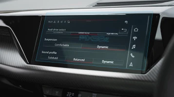 Protector de vidrio templado Pixsel en el monitor AUDI E-TRON GT - 11“ 2024 -