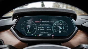 Protector de vidrio templado Pixsel en el panel de instrumentos AUDI E-TRON GT - 14.4“ 2021 - 2024