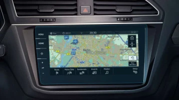 Protector de vidrio templado Pixsel en el monitor VOLKSWAGEN TIGUAN - 11.4“ 2021 - 2023