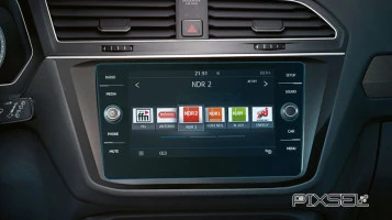 Protector de vidrio templado Pixsel en el monitor VOLKSWAGEN TIGUAN - 10.9“ 2019 - 2021