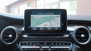 Protector de vidrio templado Pixsel en el monitor MERCEDES BENZ V-CLASS - 6.9“ 2014 - 2023