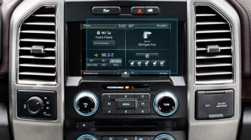 Protector de vidrio templado Pixsel en el monitor FORD F-350 - 8“ 2017 - 2021