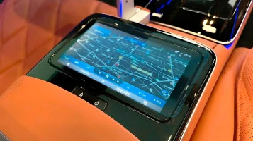 Protector de vidrio templado Pixsel en la tablet MERCEDES BENZ S-CLASS - 8.3“ 2020 -