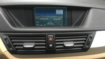 Protector de vidrio templado Pixsel en el monitor BMW X1 - 6.5“ 2011 - 2014 (E84)