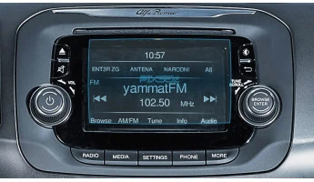 Protector de vidrio templado Pixsel en el monitor ALFA ROMEO GIULIETTA - 5“ 2016 - 2020