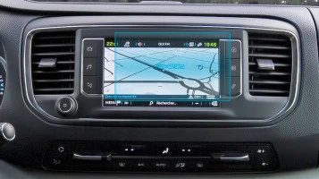 Protector de vidrio templado Pixsel en el monitor PEUGEOT TRAVELLER - 6.9“ 2017 - 2024
