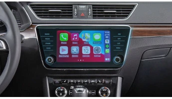 Protector de vidrio templado Pixsel en el monitor SKODA SUPERB - 13.3“ 2019 - 2024